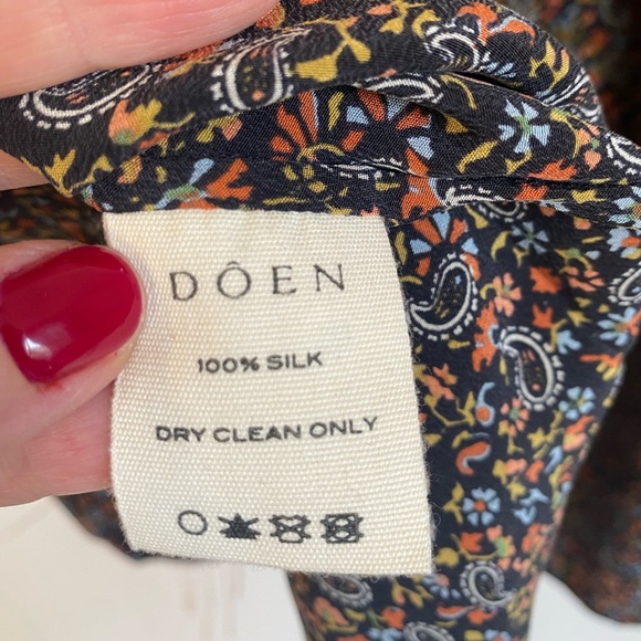 Doen Savona Top in Black Saint Claude Paisley - Picture 6 of 7